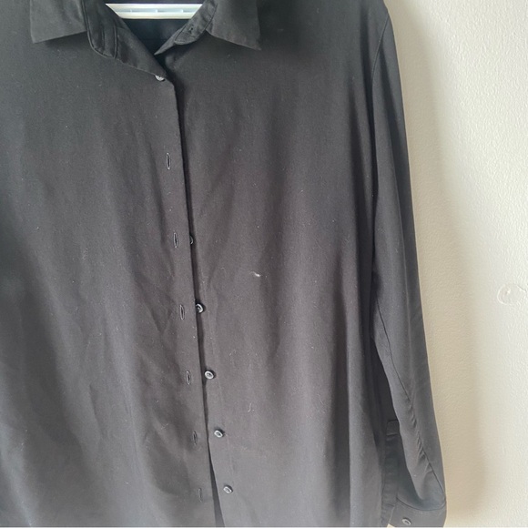 UNIQLO Black Button blouse + Free Stripes Pants - Picture 2 of 3